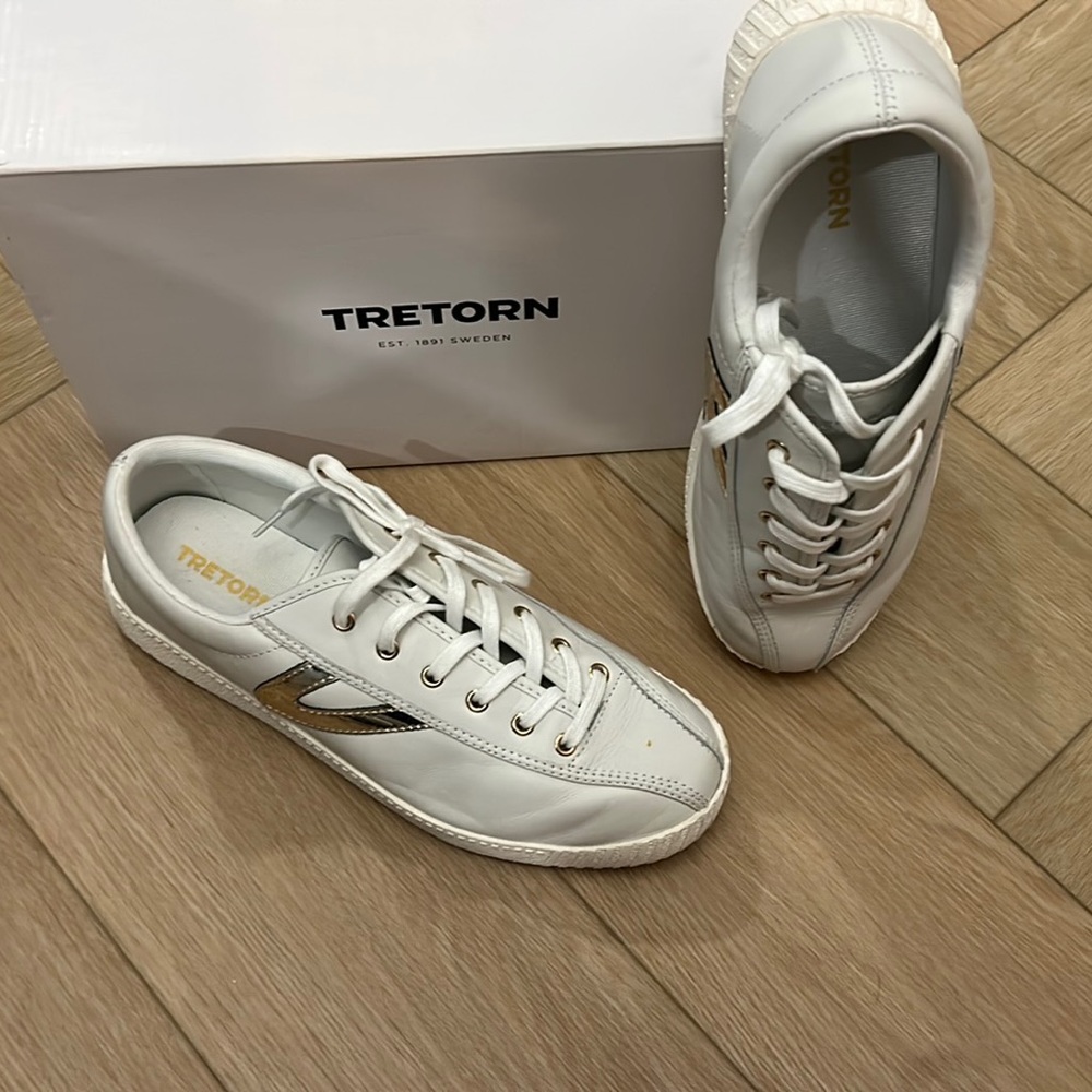 Gently used Tretorn Nylite2 Gold & White Leather size 10M